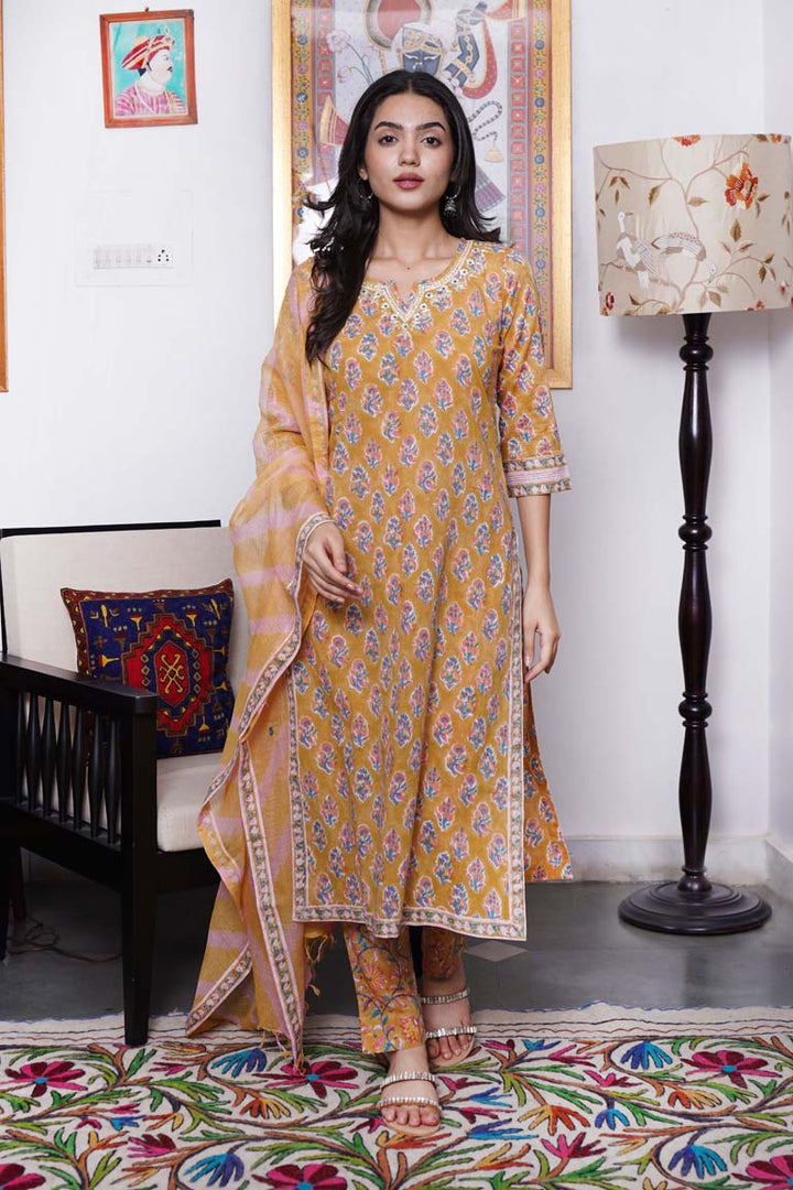 Mustard Pink Buti Zardozi Necklace Work Kurta Set