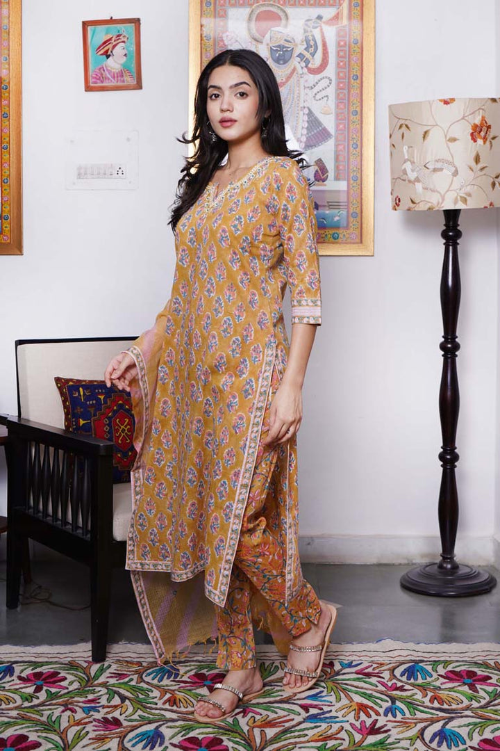 Mustard Pink Buti Zardozi Necklace Work Kurta Set