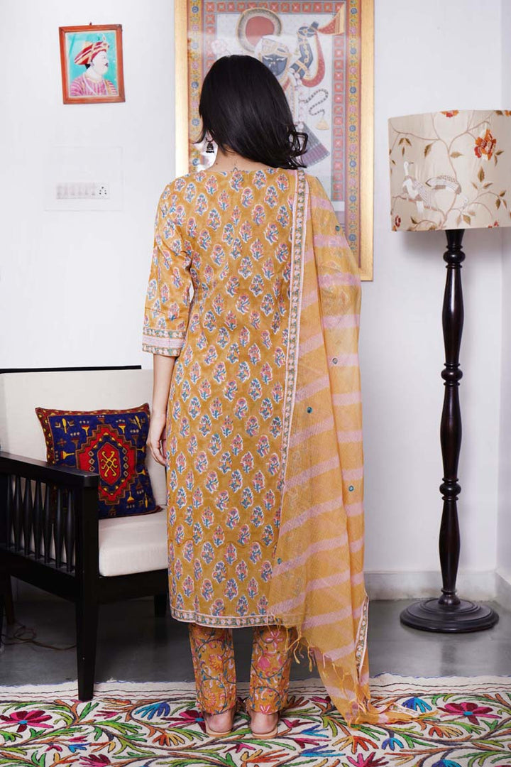 Mustard Pink Buti Zardozi Necklace Work Kurta Set
