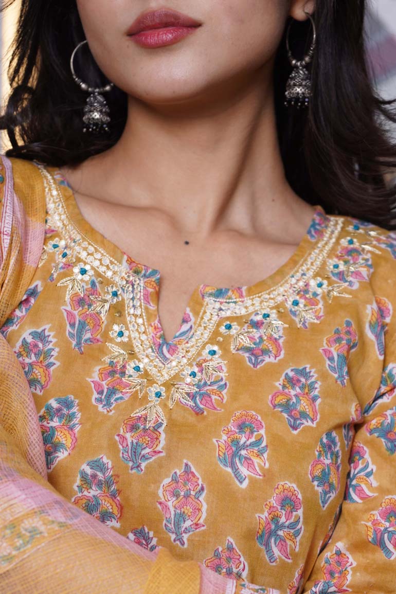 Mustard Pink Buti Zardozi Necklace Work Kurta Set