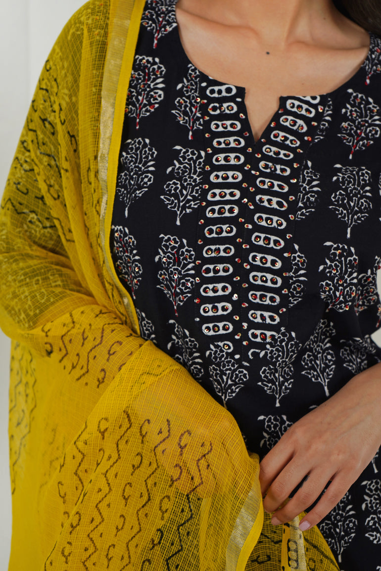 Black Petunia Kurta Set PRINTSVALLEY