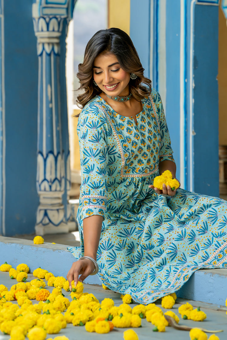 Blue Buti Floral Pintucks Kurti