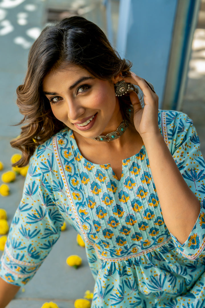 Blue Buti Floral Pintucks Kurti