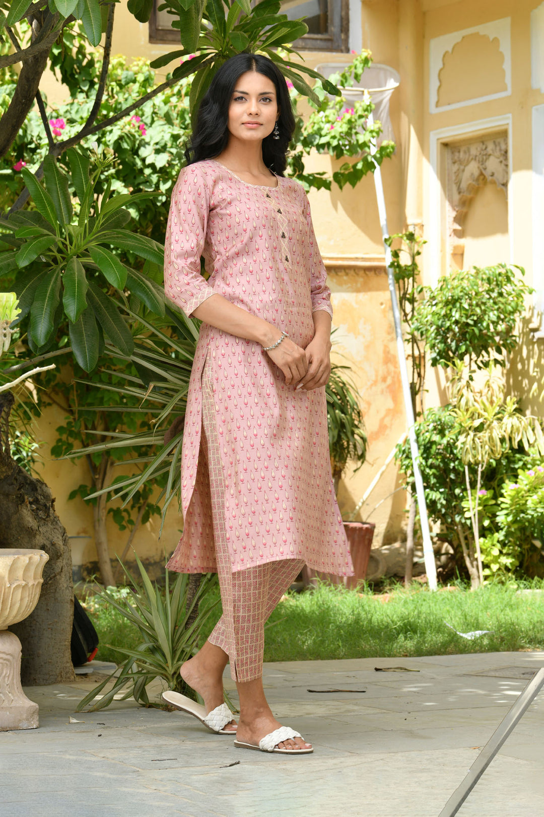 Pink Buti Checks Print Set